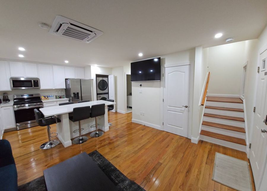 7 Bernard Street, Apt 7B2 - photo 37
