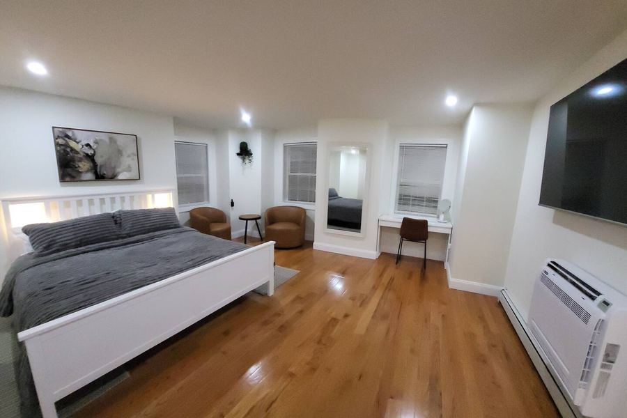 9 Bernard Street, Apt 9B2 - photo 16